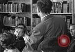 Image American élèves de l'École dépendant Heidelberg Allemagne, 1952, de la seconde 16 séquences d'archives historiques vidéo 65675060025