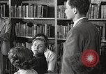 Image American élèves de l'École dépendant Heidelberg Allemagne, 1952, de la seconde 18 séquences d'archives historiques vidéo 65675060025