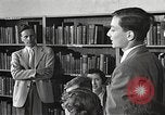 Image American élèves de l'École dépendant Heidelberg Allemagne, 1952, de la seconde 38 séquences d'archives historiques vidéo 65675060025