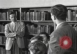 Image American élèves de l'École dépendant Heidelberg Allemagne, 1952, de la seconde 40 séquences d'archives historiques vidéo 65675060025