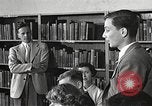 Image American élèves de l'École dépendant Heidelberg Allemagne, 1952, de la seconde 44 séquences d'archives historiques vidéo 65675060025