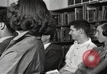 Image American élèves de l'École dépendant Heidelberg Allemagne, 1952, de la seconde 54 séquences d'archives historiques vidéo 65675060025
