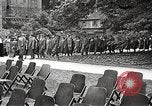 Image American élèves de l'École dépendant Heidelberg Allemagne, 1952, de la seconde 10 séquences d'archives historiques vidéo 65675060028