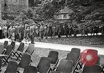 Image American élèves de l'École dépendant Heidelberg Allemagne, 1952, de la seconde 13 séquences d'archives historiques vidéo 65675060028