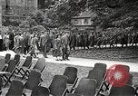Image American élèves de l'École dépendant Heidelberg Allemagne, 1952, de la seconde 15 séquences d'archives historiques vidéo 65675060028