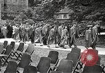 Image American élèves de l'École dépendant Heidelberg Allemagne, 1952, de la seconde 19 séquences d'archives historiques vidéo 65675060028