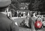 Image American élèves de l'École dépendant Heidelberg Allemagne, 1952, de la seconde 22 séquences d'archives historiques vidéo 65675060031