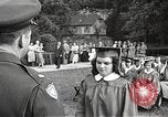 Image American élèves de l'École dépendant Heidelberg Allemagne, 1952, de la seconde 24 séquences d'archives historiques vidéo 65675060031