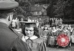 Image American élèves de l'École dépendant Heidelberg Allemagne, 1952, de la seconde 25 séquences d'archives historiques vidéo 65675060031