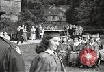 Image American élèves de l'École dépendant Heidelberg Allemagne, 1952, de la seconde 27 séquences d'archives historiques vidéo 65675060031