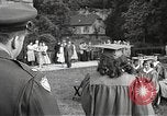 Image American élèves de l'École dépendant Heidelberg Allemagne, 1952, de la seconde 28 séquences d'archives historiques vidéo 65675060031