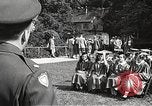 Image American élèves de l'École dépendant Heidelberg Allemagne, 1952, de la seconde 29 séquences d'archives historiques vidéo 65675060031