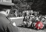 Image American élèves de l'École dépendant Heidelberg Allemagne, 1952, de la seconde 30 séquences d'archives historiques vidéo 65675060031