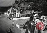 Image American élèves de l'École dépendant Heidelberg Allemagne, 1952, de la seconde 39 séquences d'archives historiques vidéo 65675060031
