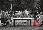 Image American élèves de l'École dépendant Heidelberg Allemagne, 1952, de la seconde 58 séquences d'archives historiques vidéo 65675060031