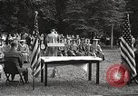 Image American élèves de l'École dépendant Heidelberg Allemagne, 1952, de la seconde 61 séquences d'archives historiques vidéo 65675060031