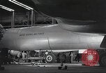 Standbild B-36 Peacemaker Flugzeuge Fort Worth Texas USA, 1949, aus Sekunde 12 historischem Filmmaterial Videoclip 65675060037