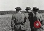 Immagine di Il maggiore generale Albert e marrone Protivin Cecoslovacchia, 1945, secondo 54 filmato di repertorio 65675060042