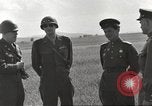 Immagine di Il maggiore generale Albert e marrone Protivin Cecoslovacchia, 1945, secondo 57 filmato di repertorio 65675060042