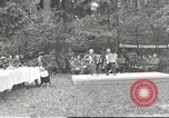 Standbild Vereinigte Staaten und Russische Offiziere Protivin Tschechoslowakei, 1945, aus Sekunde 1 historischem Filmmaterial Videoclip 65675060046
