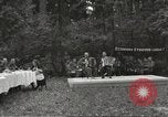 Standbild Vereinigte Staaten und Russische Offiziere Protivin Tschechoslowakei, 1945, aus Sekunde 4 historischem Filmmaterial Videoclip 65675060046