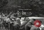 Standbild Vereinigte Staaten und Russische Offiziere Protivin Tschechoslowakei, 1945, aus Sekunde 20 historischem Filmmaterial Videoclip 65675060046