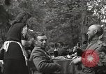 Standbild Vereinigte Staaten und Russische Offiziere Protivin Tschechoslowakei, 1945, aus Sekunde 30 historischem Filmmaterial Videoclip 65675060046