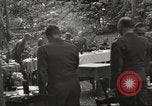 Standbild Vereinigte Staaten und Russische Offiziere Protivin Tschechoslowakei, 1945, aus Sekunde 44 historischem Filmmaterial Videoclip 65675060046