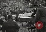 Standbild Vereinigte Staaten und Russische Offiziere Protivin Tschechoslowakei, 1945, aus Sekunde 47 historischem Filmmaterial Videoclip 65675060046