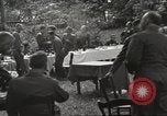Standbild Vereinigte Staaten und Russische Offiziere Protivin Tschechoslowakei, 1945, aus Sekunde 48 historischem Filmmaterial Videoclip 65675060046