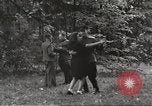 Standbild Vereinigte Staaten und Russische Offiziere Protivin Tschechoslowakei, 1945, aus Sekunde 50 historischem Filmmaterial Videoclip 65675060046