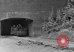 Image des wagons de chemin de fer chargés de charbon United States USA, 1942, de la seconde 19 séquences d'archives historiques vidéo 65675060051
