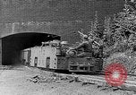 Image des wagons de chemin de fer chargés de charbon United States USA, 1942, de la seconde 21 séquences d'archives historiques vidéo 65675060051