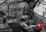 Image des wagons de chemin de fer chargés de charbon United States USA, 1942, de la seconde 40 séquences d'archives historiques vidéo 65675060051