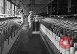 Image textile mill United States USA, 1942, de la seconde 24 séquences d'archives historiques vidéo 65675060052