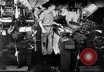 Image textile mill United States USA, 1942, de la seconde 29 séquences d'archives historiques vidéo 65675060052