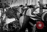 Image textile mill United States USA, 1942, de la seconde 37 séquences d'archives historiques vidéo 65675060052
