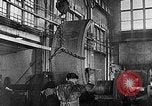 Image steel plant United States USA, 1942, de la seconde 24 séquences d'archives historiques vidéo 65675060054