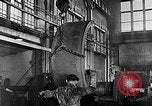 Image steel plant United States USA, 1942, de la seconde 25 séquences d'archives historiques vidéo 65675060054