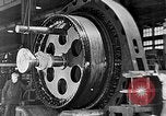 Image electric motor manufacturing United States USA, 1942, de la seconde 7 séquences d'archives historiques vidéo 65675060055