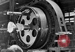 Image electric motor manufacturing United States USA, 1942, de la seconde 10 séquences d'archives historiques vidéo 65675060055