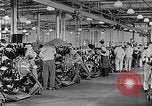 Image electric motor manufacturing United States USA, 1942, de la seconde 15 séquences d'archives historiques vidéo 65675060055