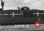 Standbild verschiedene Arten von amphibischen Handwerk United States USA, 1953, aus Sekunde 35 historischem Filmmaterial Videoclip 65675060072