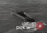 Standbild verschiedene Arten von amphibischen Handwerk United States USA, 1953, aus Sekunde 50 historischem Filmmaterial Videoclip 65675060072