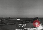 Standbild USA Landing Craft Fahrzeug Personal United States USA, 1953, aus Sekunde 4 historischem Filmmaterial Videoclip 65675060080