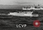 Standbild USA Landing Craft Fahrzeug Personal United States USA, 1953, aus Sekunde 34 historischem Filmmaterial Videoclip 65675060080