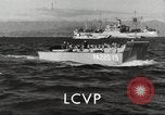 Standbild USA Landing Craft Fahrzeug Personal United States USA, 1953, aus Sekunde 35 historischem Filmmaterial Videoclip 65675060080
