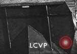 Standbild USA Landing Craft Fahrzeug Personal United States USA, 1953, aus Sekunde 42 historischem Filmmaterial Videoclip 65675060080