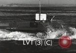 Standbild USA Landing Vehicle Tracked United States USA, 1953, aus Sekunde 19 historischem Filmmaterial Videoclip 65675060083