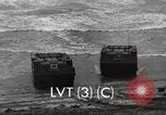 Standbild USA Landing Vehicle Tracked United States USA, 1953, aus Sekunde 23 historischem Filmmaterial Videoclip 65675060083